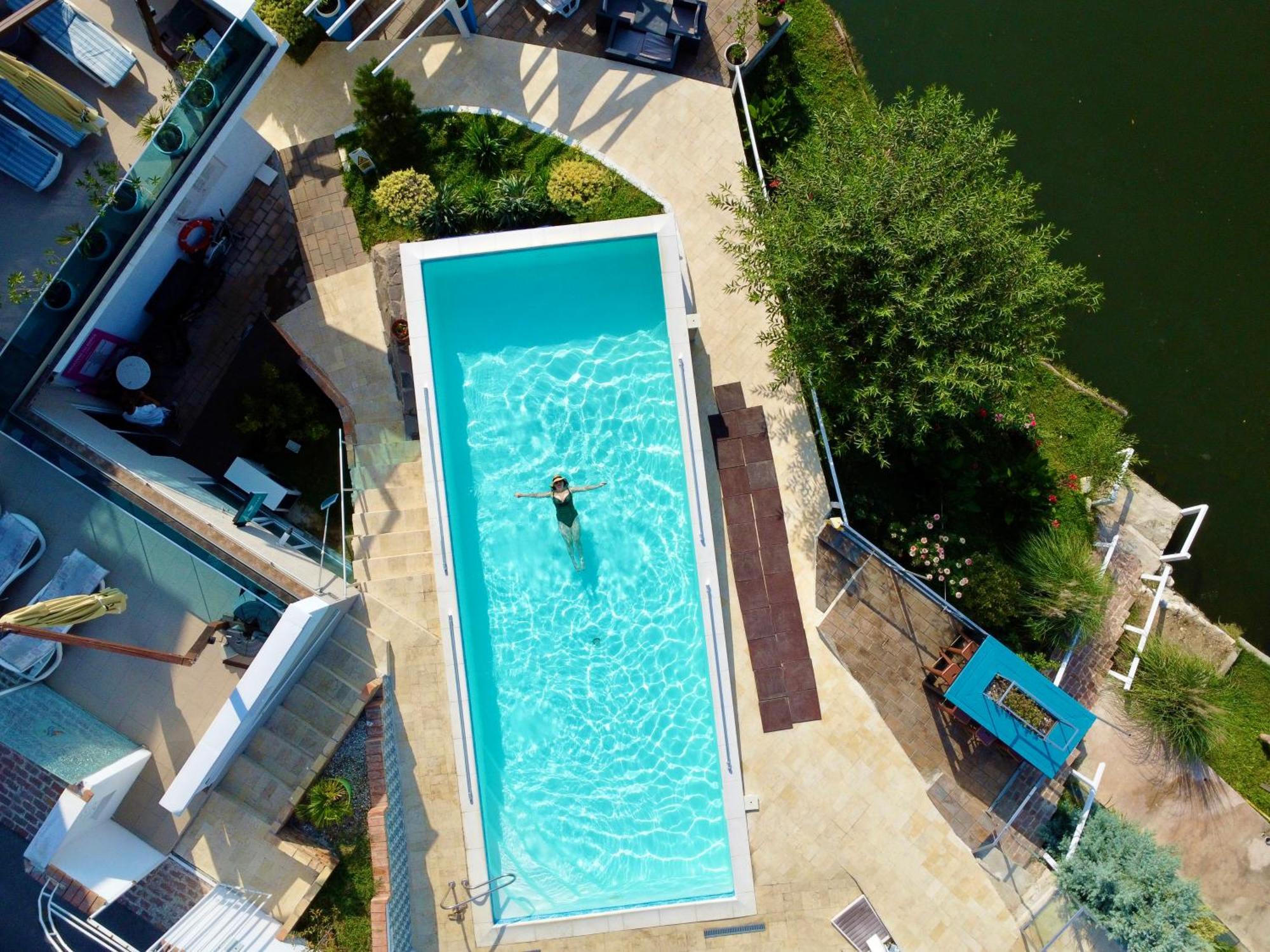 Riviera 990 - Resort & Restaurant Ieşelniţa Dış mekan fotoğraf