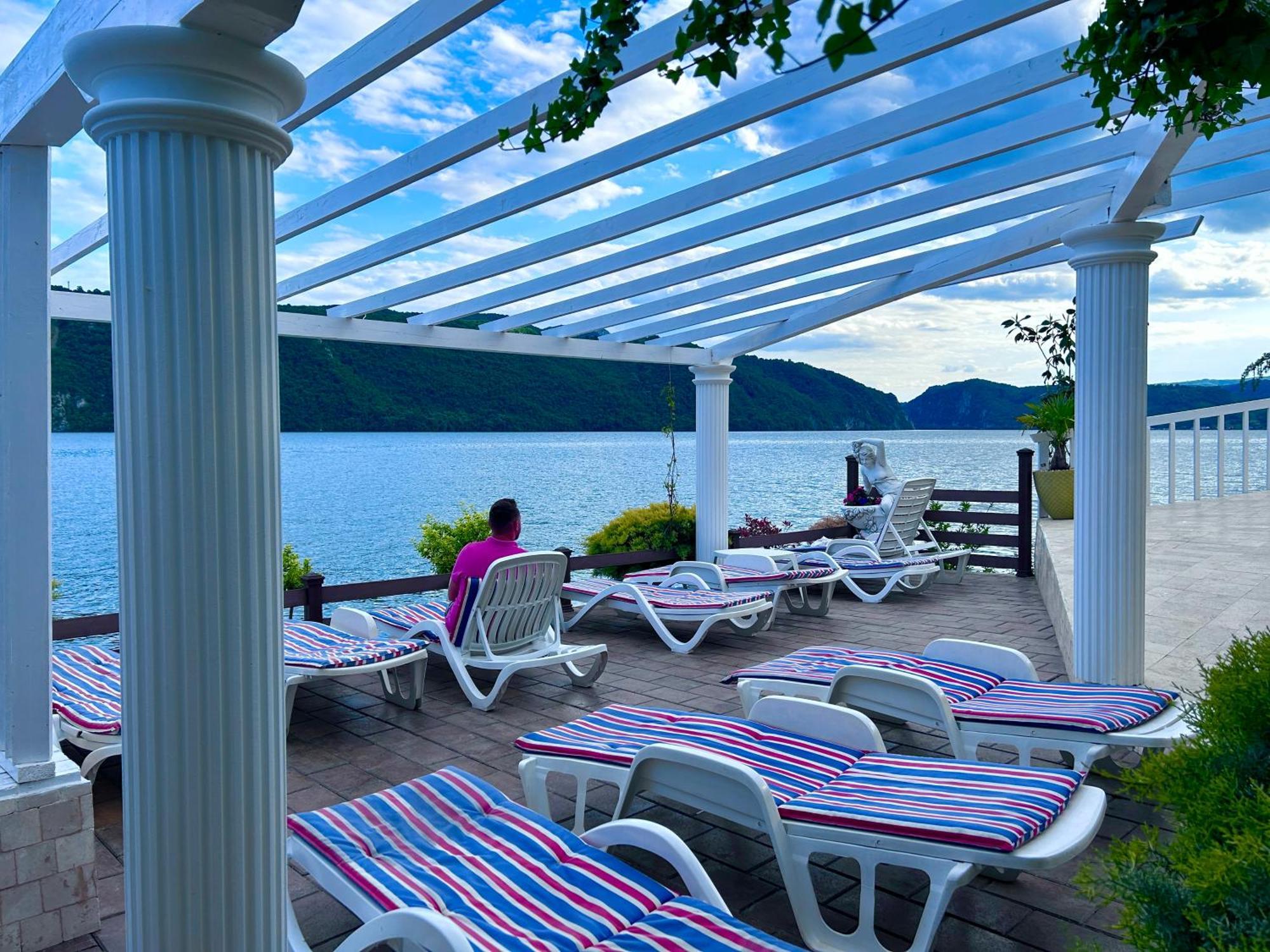 Riviera 990 - Resort & Restaurant Ieşelniţa Dış mekan fotoğraf