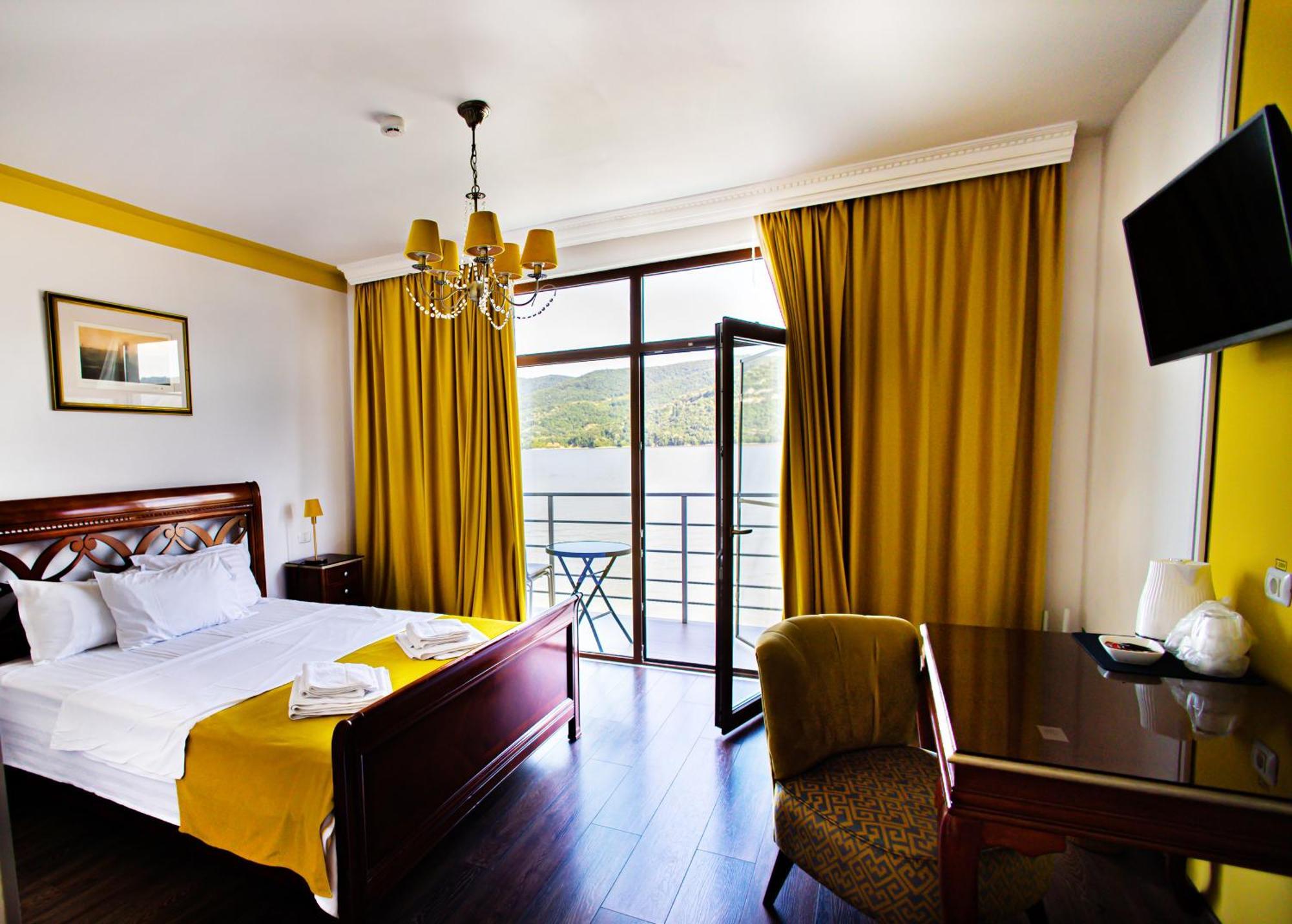 Riviera 990 - Resort & Restaurant Ieşelniţa Dış mekan fotoğraf